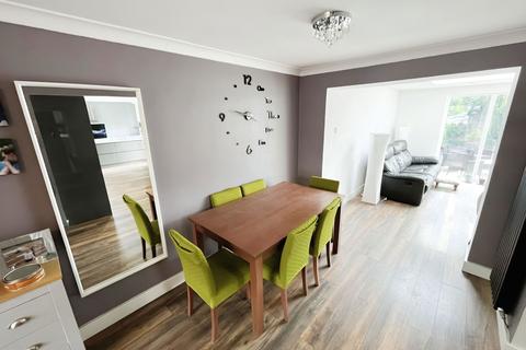 3 bedroom semi-detached house for sale - Roseberry Avenue, Great Ayton, Middlesbrough, North Yorkshire, TS9 6EN