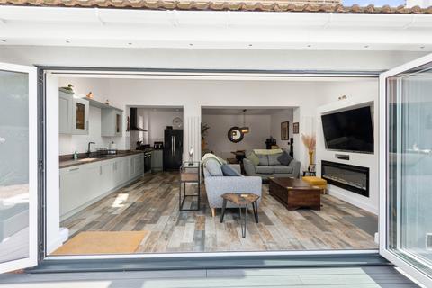 52 Castleton Boulevard, Skegness, PE25 2TS
