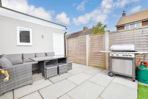 2 bedroom end of terrace house for sale, Rossalyn Close, Bognor Regis, West Sussex