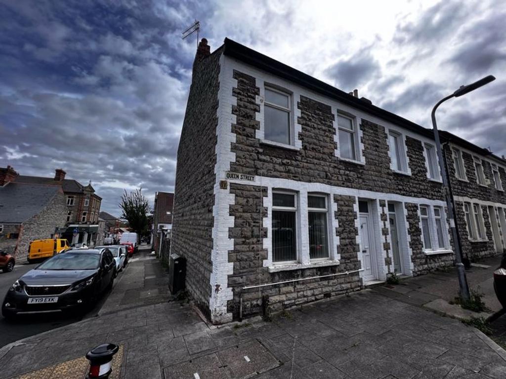 Queen Street, Barry, CF62 2 bed terraced house for sale £174,950