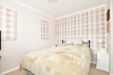 57 Windsor Close, Southwater, Horsham, RH13 9XH