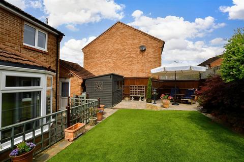 57 Windsor Close, Southwater, Horsham, RH13 9XH