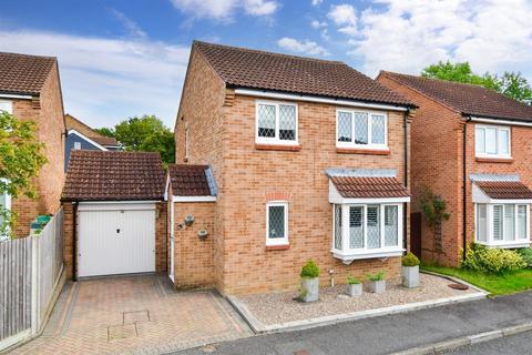 57 Windsor Close, Southwater, Horsham, RH13 9XH