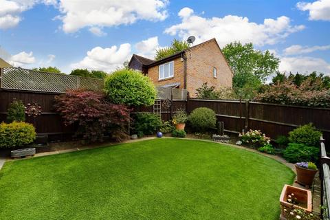 57 Windsor Close, Southwater, Horsham, RH13 9XH