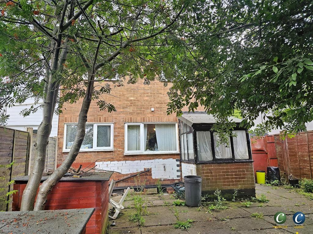 Burntwood Road, Norton Canes... 3 bed semidetached house £130,000