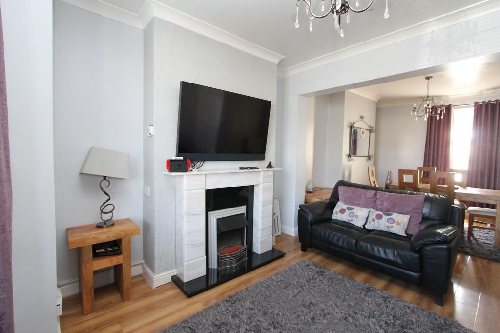 Lounge/Dining Room