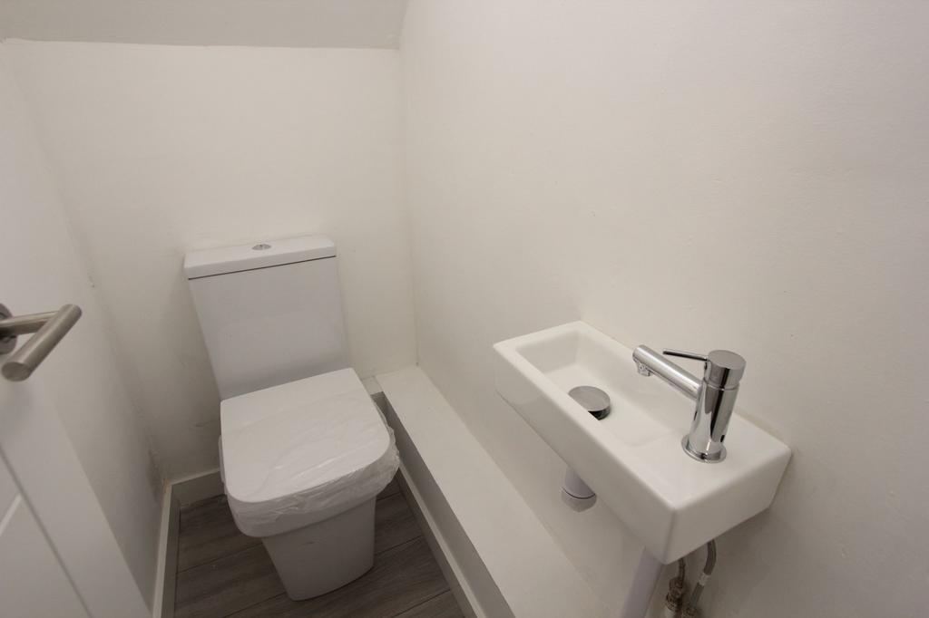 Cloakroom/wc