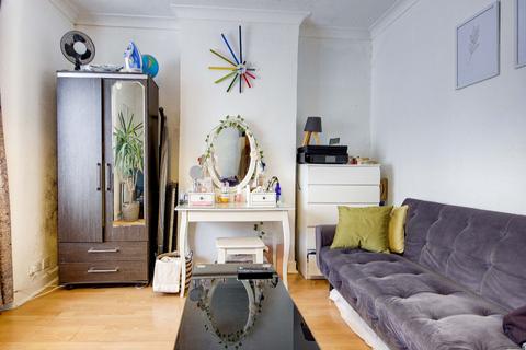 58a Bury Street, London, N9 7JX