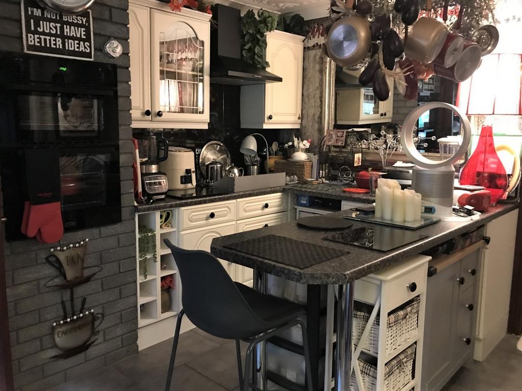 Sitwell Way, Port Talbot, Neath Port Talbot. 4 bed detached house for