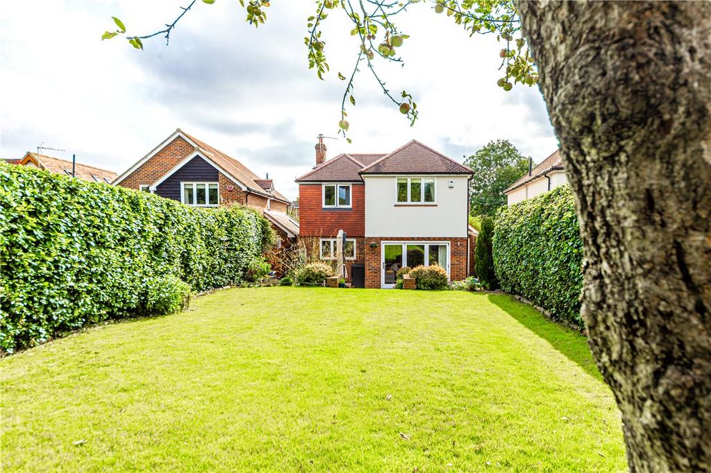 St. Albans Road, Codicote, Hitchin, Hertfordshire 4 bed detached house