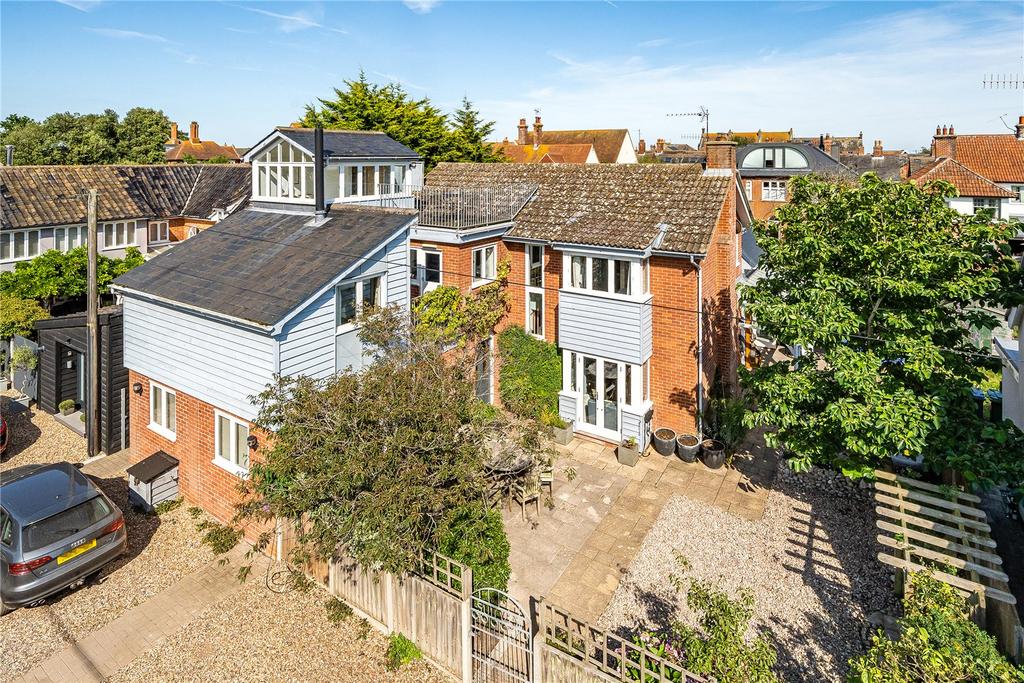 Crescent Road, Aldeburgh, Suffolk, IP15 6 bed detached house for sale