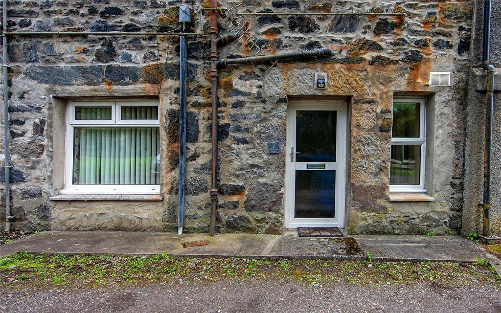Basement Flat Right, 2 Burnbank Terrace, Breadalbane Street, Oban, PA34
