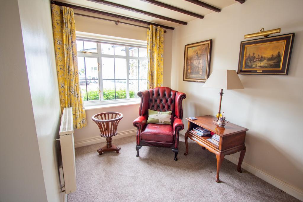 Living Room/Snug