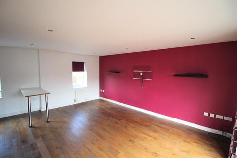 7 Fairbourne Walk, Oldham, OL1 4QQ