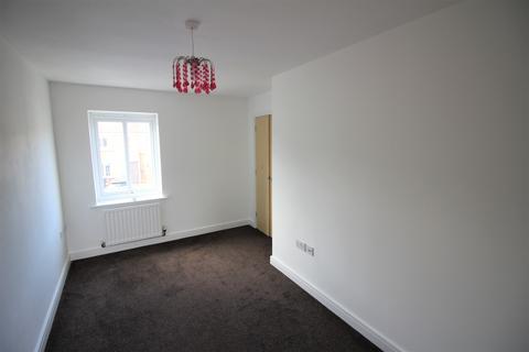 7 Fairbourne Walk, Oldham, OL1 4QQ