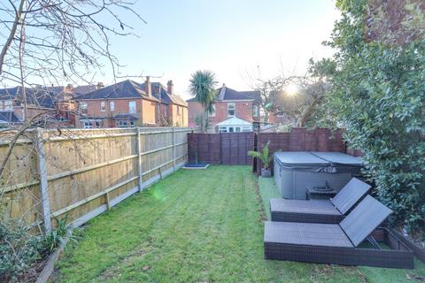 4 bedroom semi-detached house for sale, Portsmouth Road, Woolston