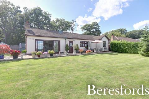3 bedroom bungalow for sale, Oakleigh Farm Cottages, Rayleigh Road, CM13