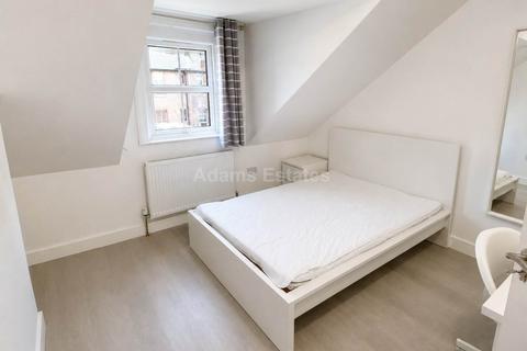 1 bedroom in a house share to rent, Sackville Street, Reading