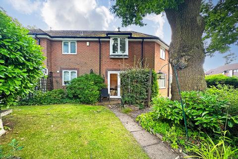 2 bedroom cottage for sale - Bushell Drive, Solihull, B91