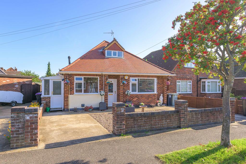 Saxby Avenue, Skegness PE25 2 bed detached bungalow for sale £249,950