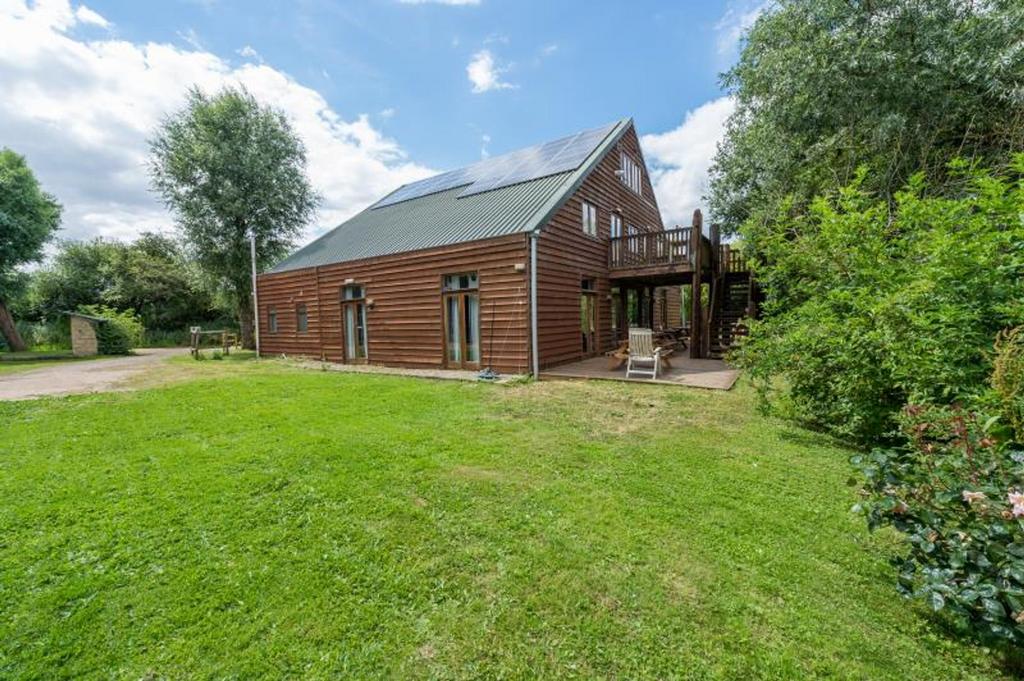 Downs Road, Standlake, OX29 18 bed equestrian property for sale £