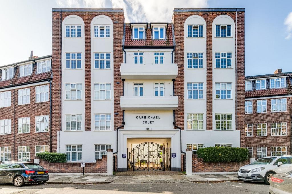 Flat, Carmichael Court, Grove Road... 3 bed flat £2,250 pcm (£519 pw)