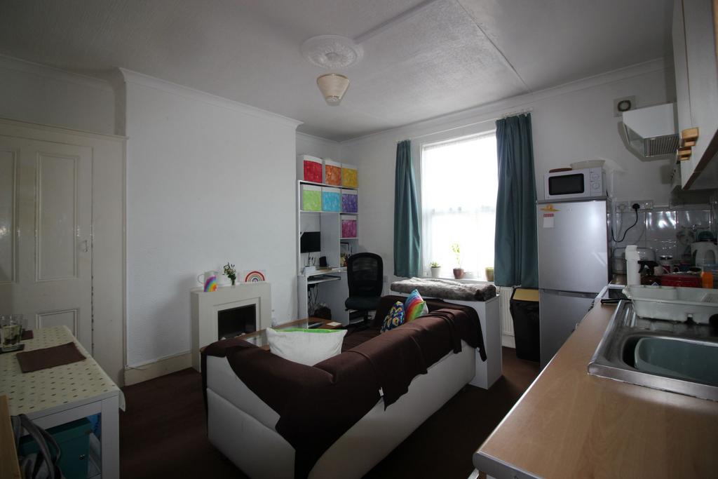 Flat 2 Holly Lane, Erdington, Birmingham 1 bed flat to rent £695 pcm