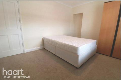 undefined, Leavesden Road, Watford