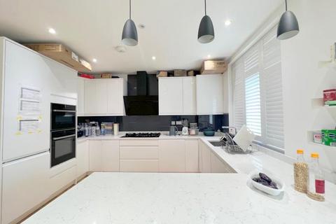 2 bedroom flat to rent, Horn Lane, Acton, W3