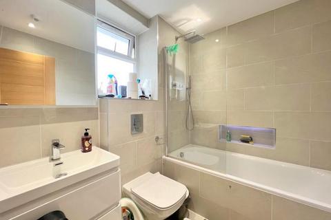 2 bedroom flat to rent, Horn Lane, Acton, W3