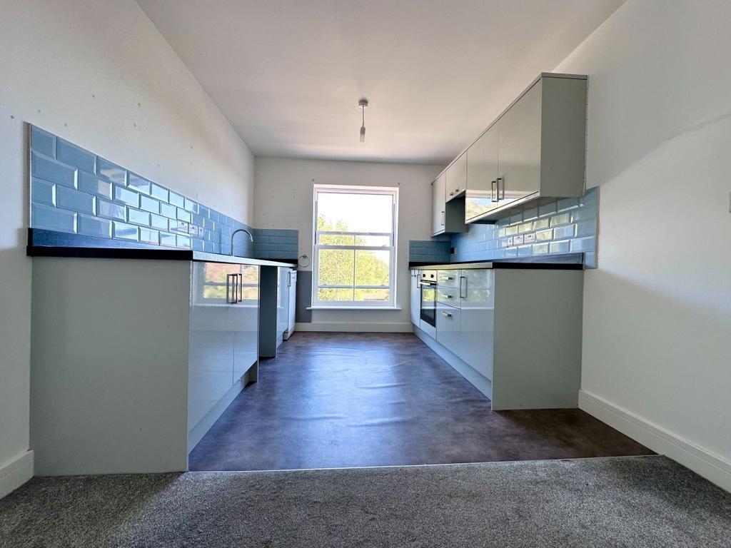 Manor Road Lydd TN29 1 bed apartment £800 pcm (£185 pw)