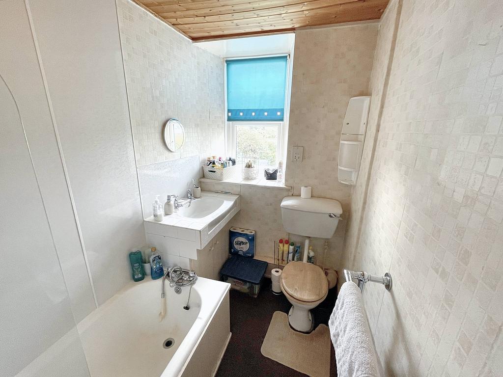 No 1 Dinning Bathroom
