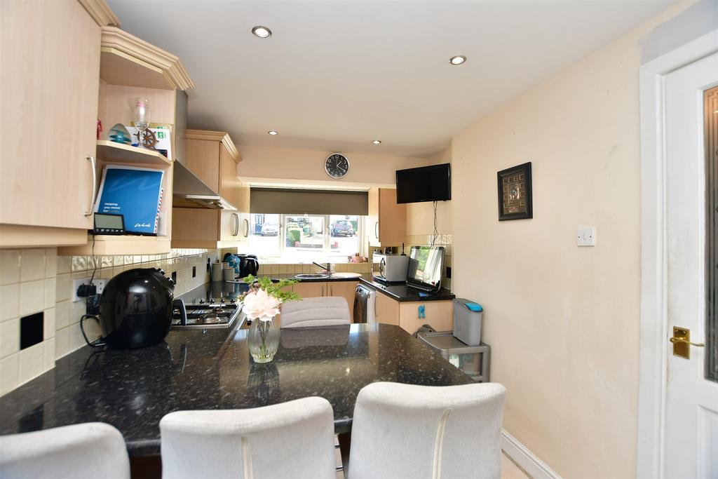 Kitchen/ Breakfast Room