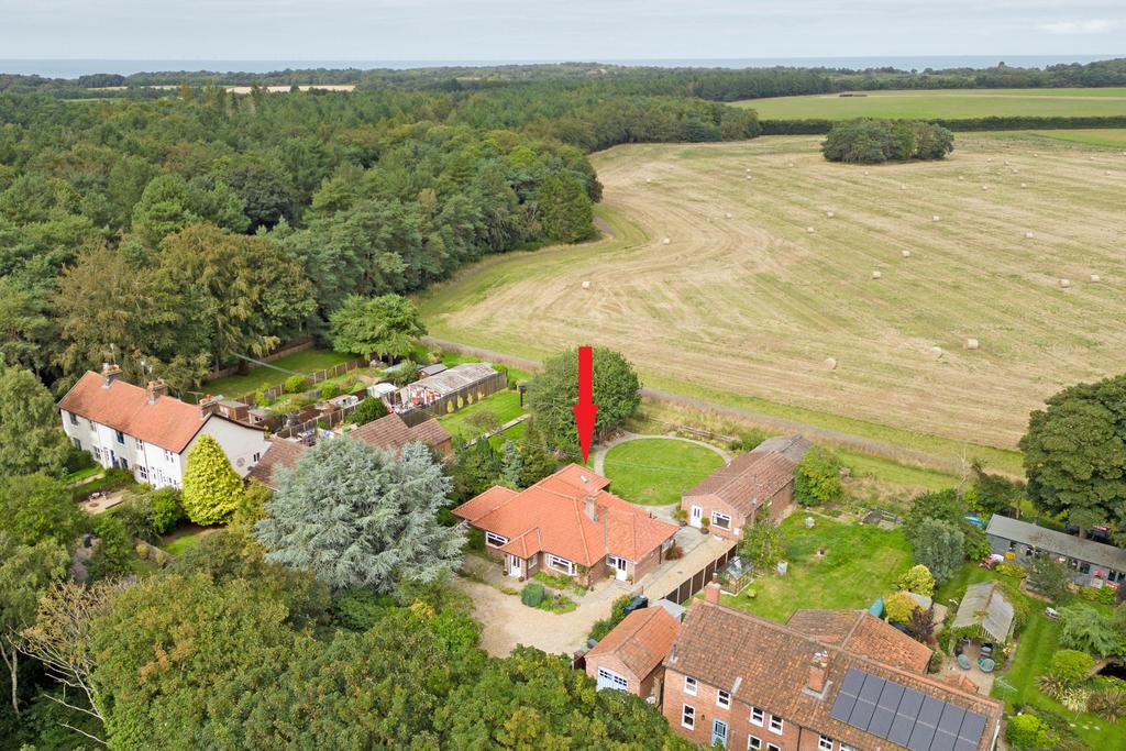 Bridge Road, High Kelling NR25 5 bed detached house for sale £650,000