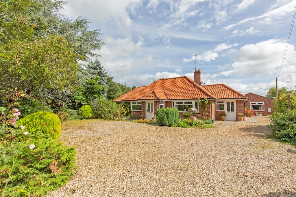 Bridge Road, High Kelling NR25 5 bed detached house for sale £650,000