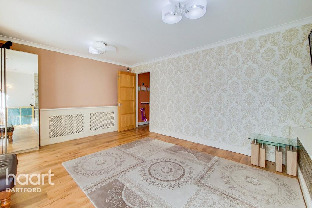 Silver Spring Close, Erith 4 bed end of terrace house for sale £425,000
