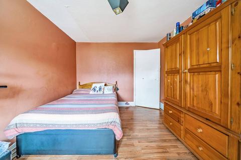 4 Conway Grove, London, W3 6UJ