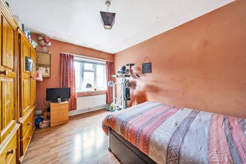 4 Conway Grove, London, W3 6UJ