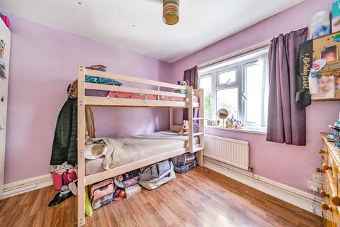 4 Conway Grove, London, W3 6UJ