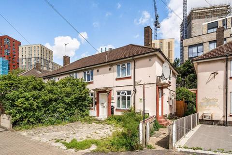 4 Conway Grove, London, W3 6UJ