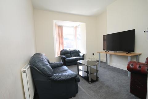3 bedroom terraced house to rent, City Road, Sheffield, S2