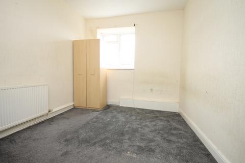 3 bedroom terraced house to rent, City Road, Sheffield, S2