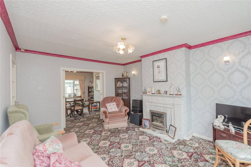 Whitehall Road East, Birkenshaw, Bradford, BD11 2 bed bungalow for sale