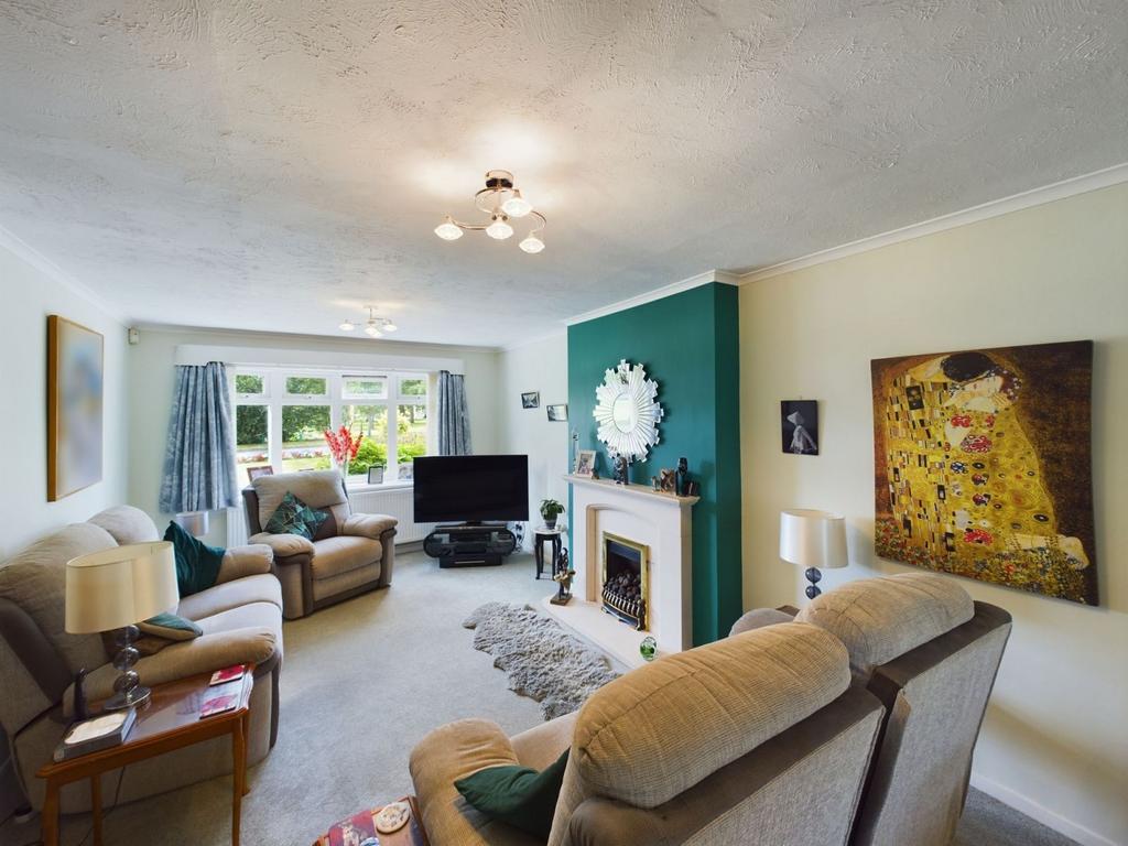 Milverton Crescent, Abington Vale, Northampton NN3 3AT 4 bed detached