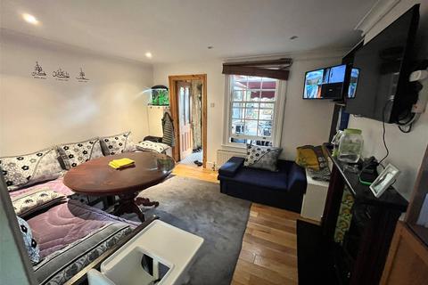 2 bedroom terraced house for sale, Freemans Lane, Hayes, Greater Londonw, UB3