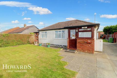 2 bedroom detached bungalow for sale, Fakes Road, Hemsby