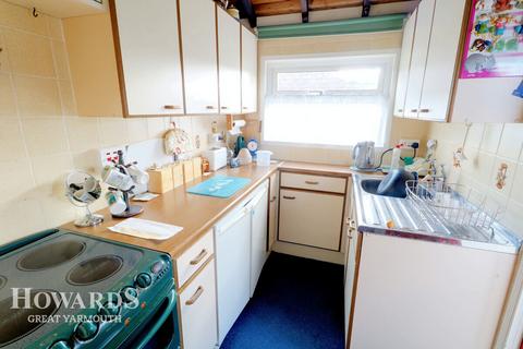 2 bedroom detached bungalow for sale, Fakes Road, Hemsby