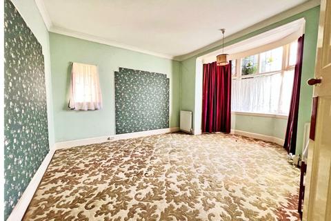 47 Gyllyngdune Gardens, Ilford, IG3 9HJ