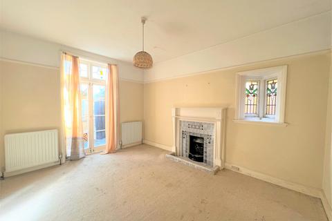 47 Gyllyngdune Gardens, Ilford, IG3 9HJ