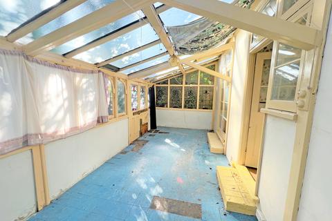 47 Gyllyngdune Gardens, Ilford, IG3 9HJ
